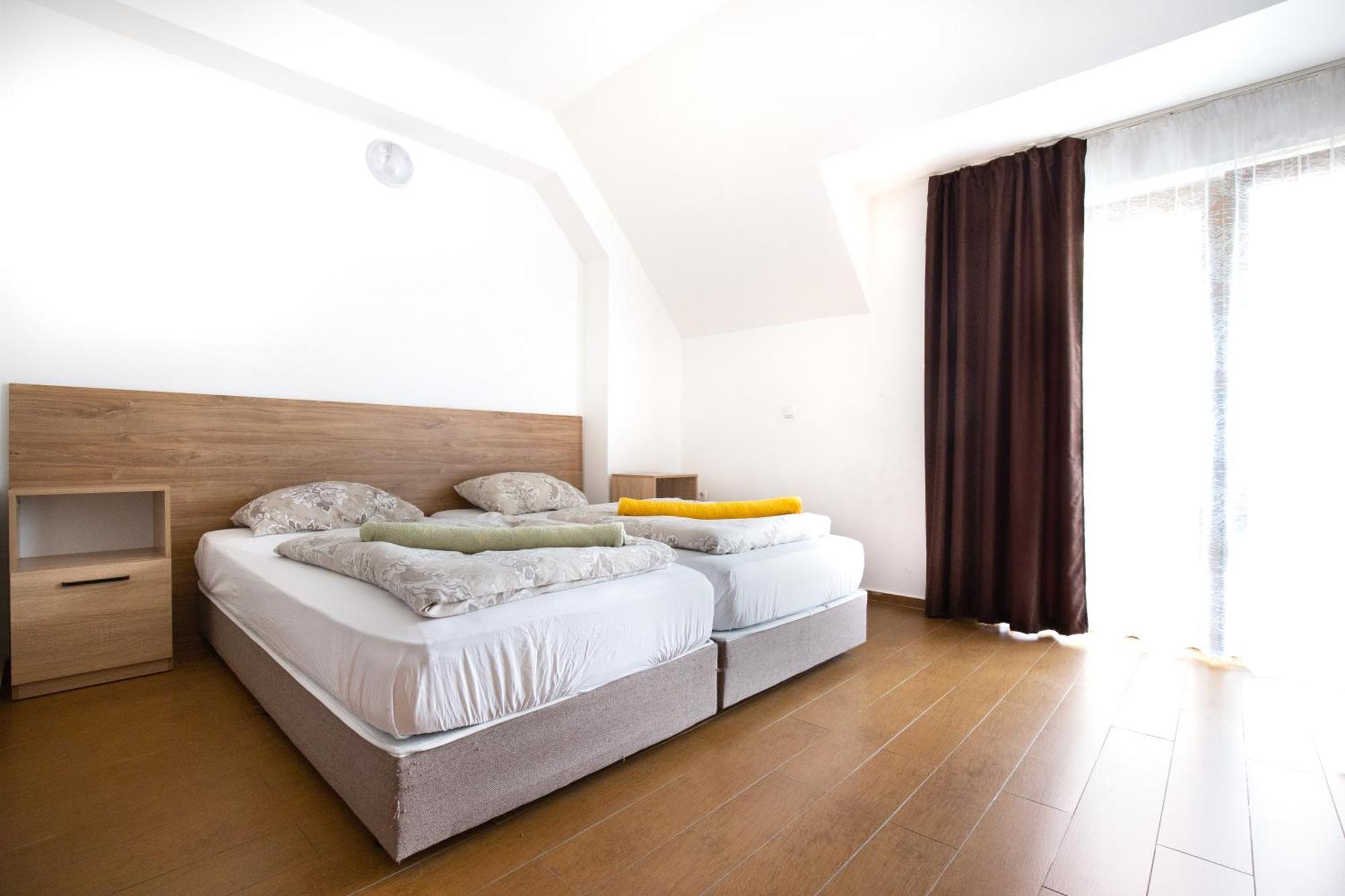 En-Suite Rooms: Novа Guesthouse In Sofia Center Luaran gambar