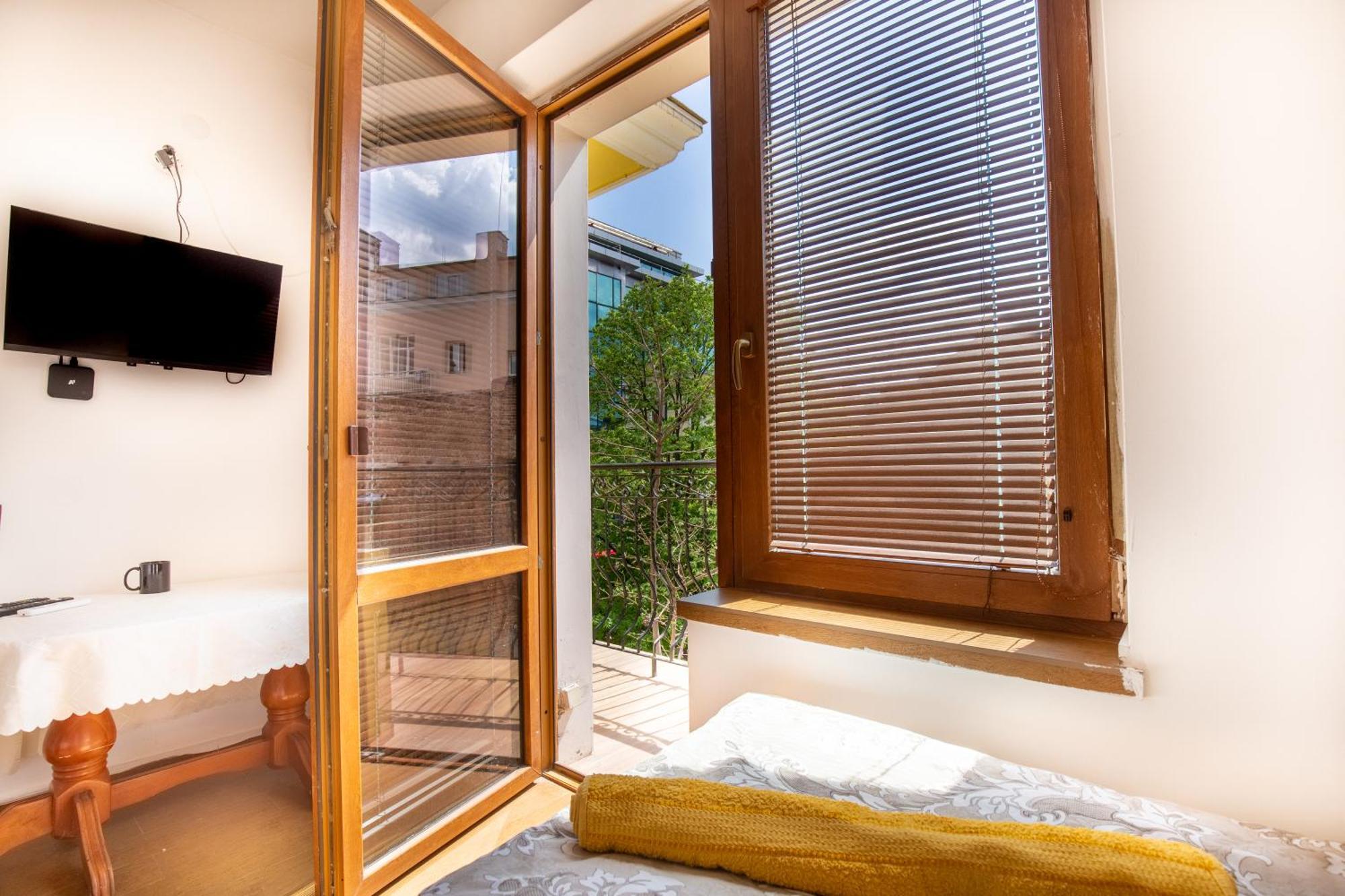 En-Suite Rooms: Novа Guesthouse In Sofia Center Luaran gambar