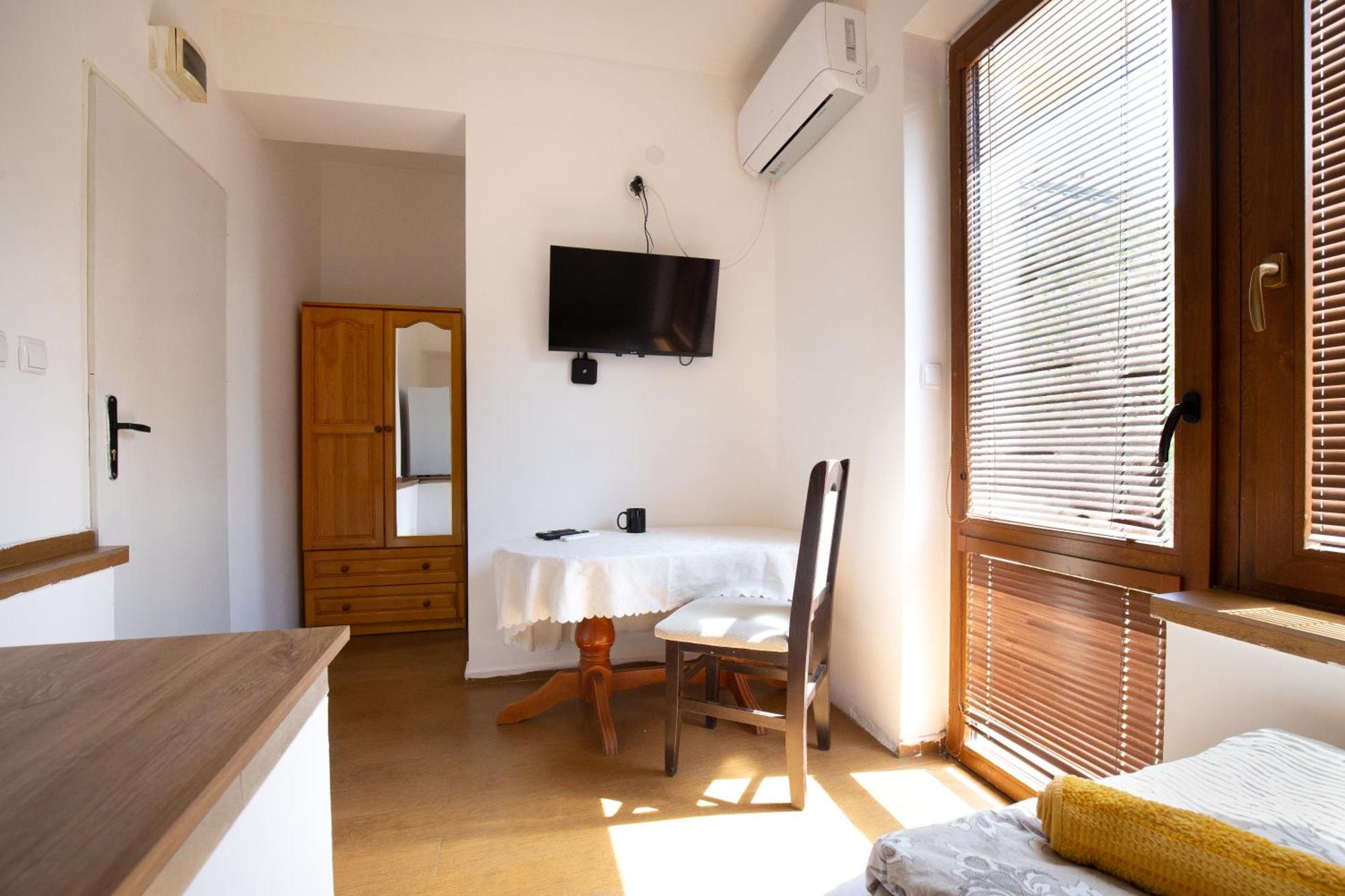 En-Suite Rooms: Novа Guesthouse In Sofia Center Luaran gambar