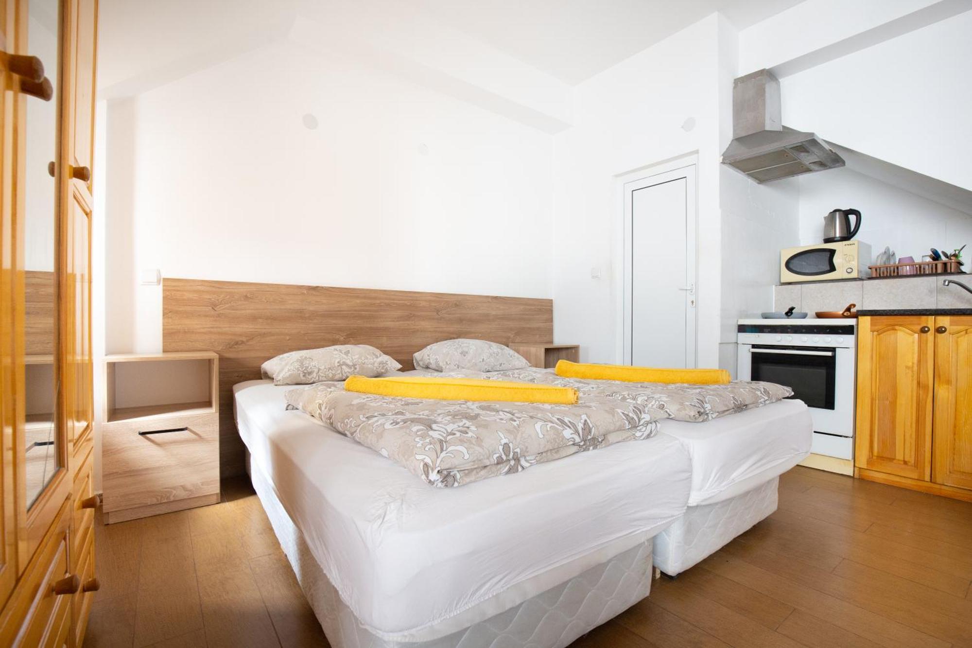En-Suite Rooms: Novа Guesthouse In Sofia Center Luaran gambar